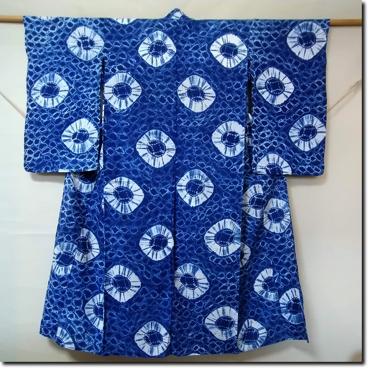 有松絞り　浴衣　木綿　大人な粋系　扇紋様　一部しつけ付き　ゆったり　中古美品 有松絞り 浴衣 木綿 大人な粋系 扇紋様 一部しつけ付き ゆったり