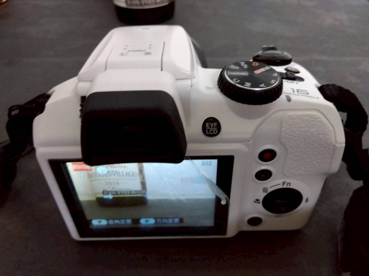 美品 Fujifilm FinePix S8200 デジタル一眼レフ 動作確認済 Yahoo!オークション -「finepix s8200」の落札相場・落札価格