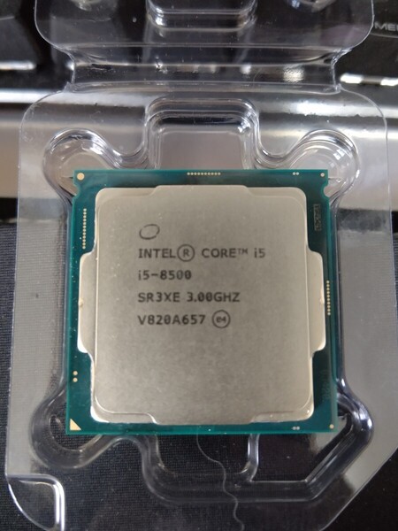 【中古品】Intel Core i5-8500 (3GHz/TB:4.1GHz) bulk LGA1151/6C/6T/L3 9M/UHD630/TDP65W -415