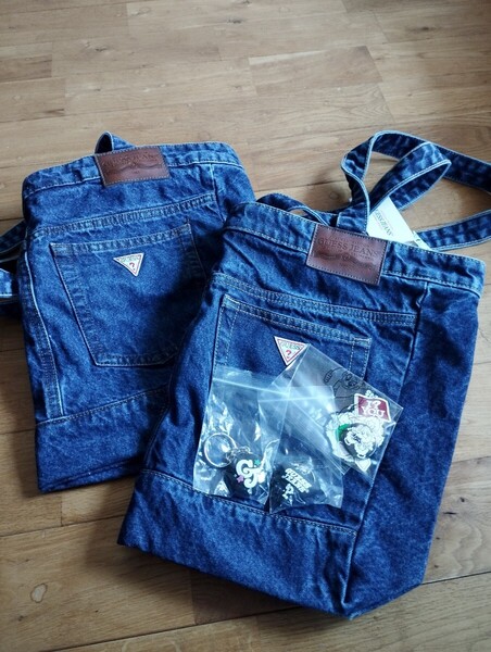 非売品 新品未使用 東京限定 GUESS JEANS デニムトートバッグ verdy トートバック キーホルダー Secret Base バッジ 付き