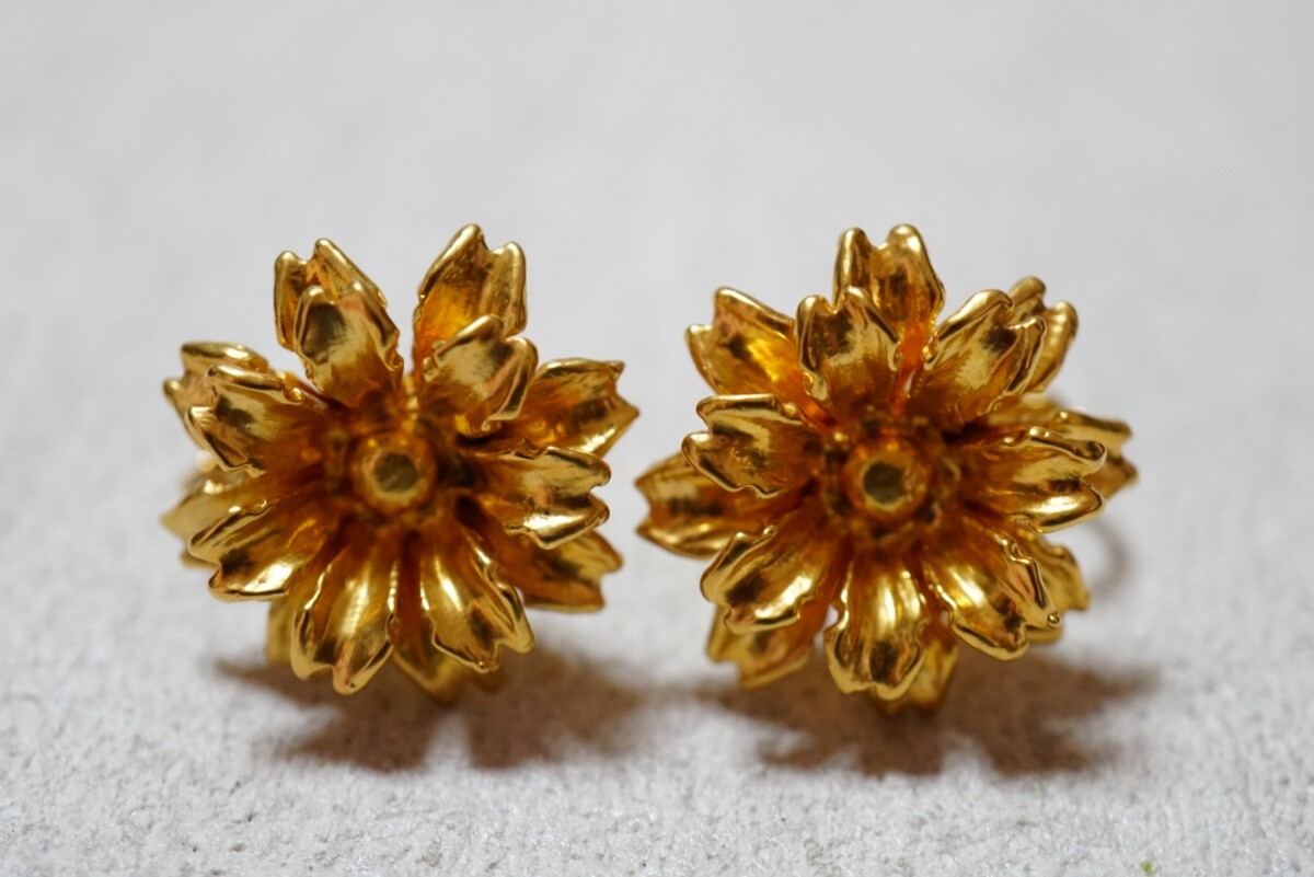 KENZO ケンゾー BOKE FLOWER 花 ピアス ゴールド 未使用 Boke Flower' earrings | KENZO