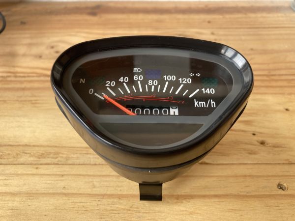 CS90 CL90 希少　スピードメーター　未使用品