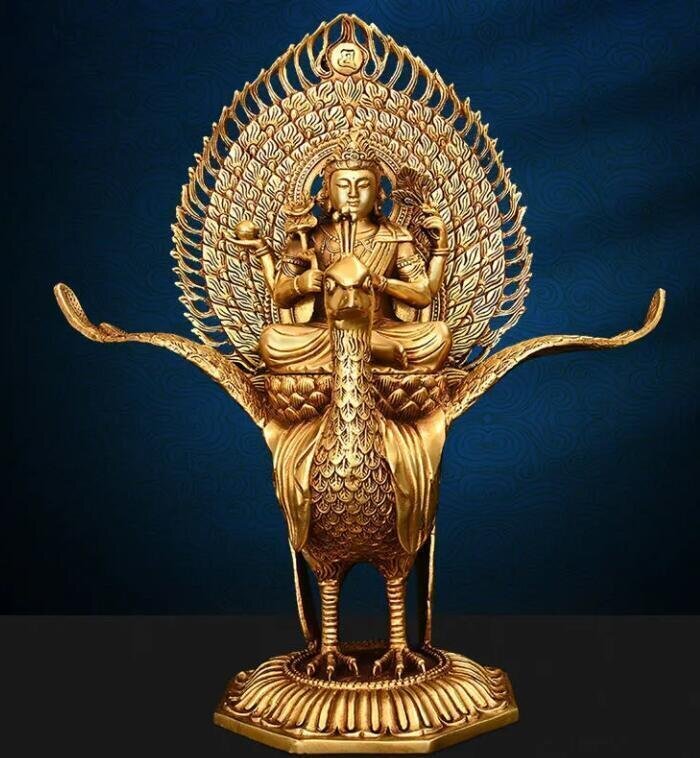 孔雀明王仏像 工芸品 美術品 置物 Amazon.co.jp: 極小仏 孔雀明王 17cm（木製：ツゲ 金泥仕上）＿