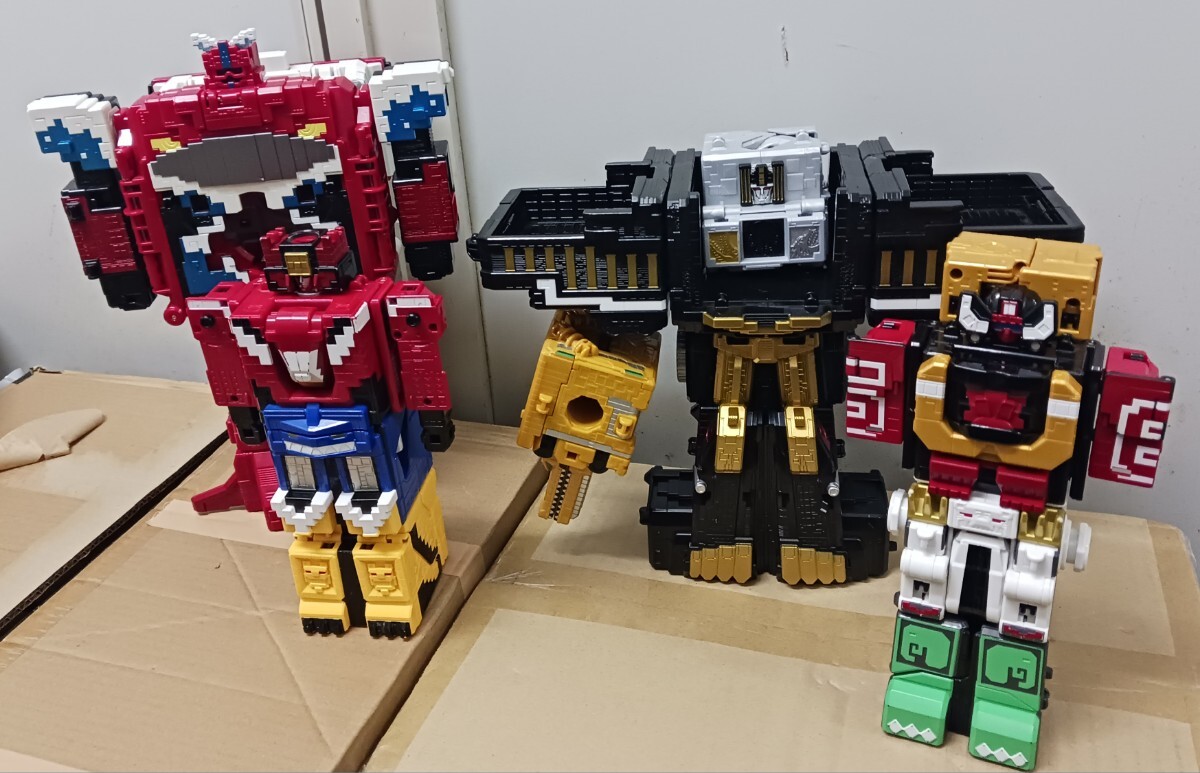 Yahoo!オークション -「トウサイジュウオウジャー」の落札相場