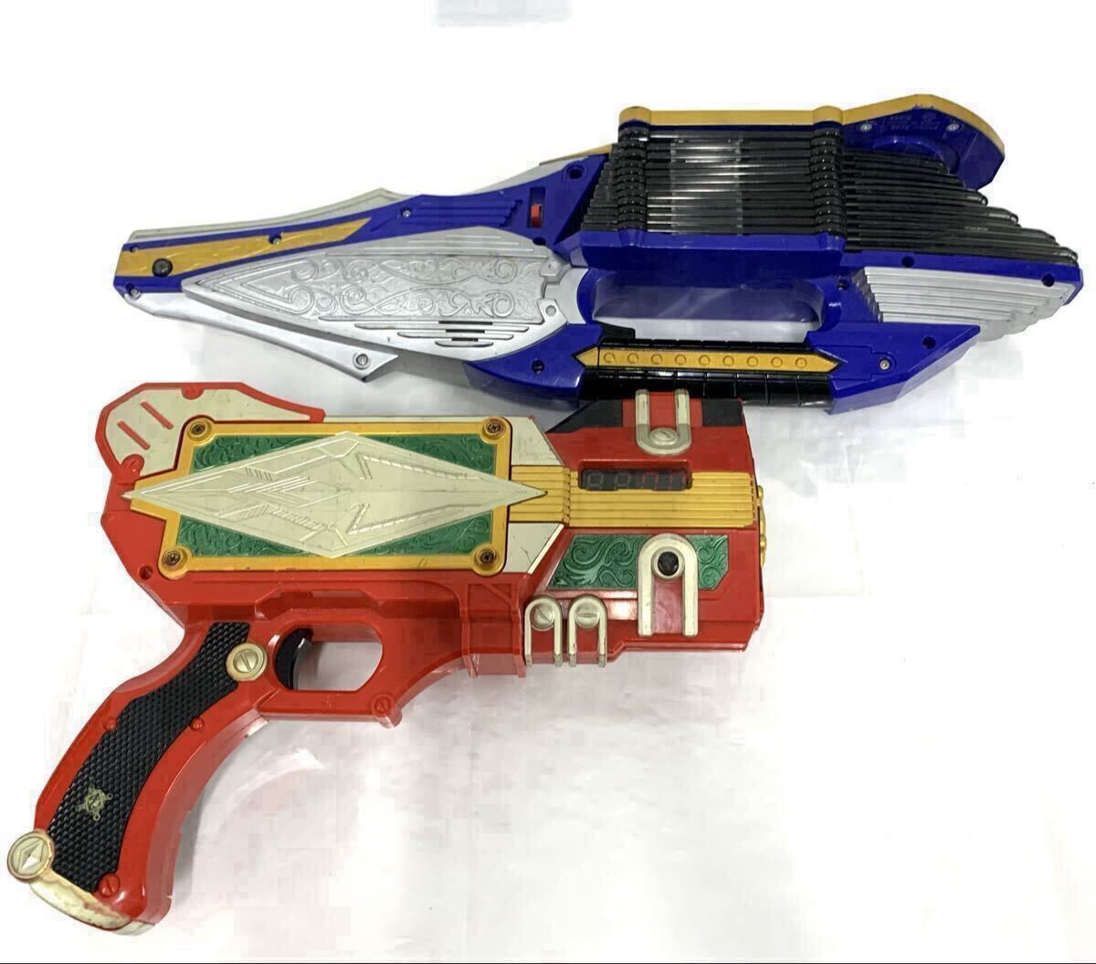 製おもちゃの銃 2丁セット – ライト ＆ サウンド – 動作確認済み レア！ フォートナイト ナーフ 銃2丁セット トイザらスの通販 by まな