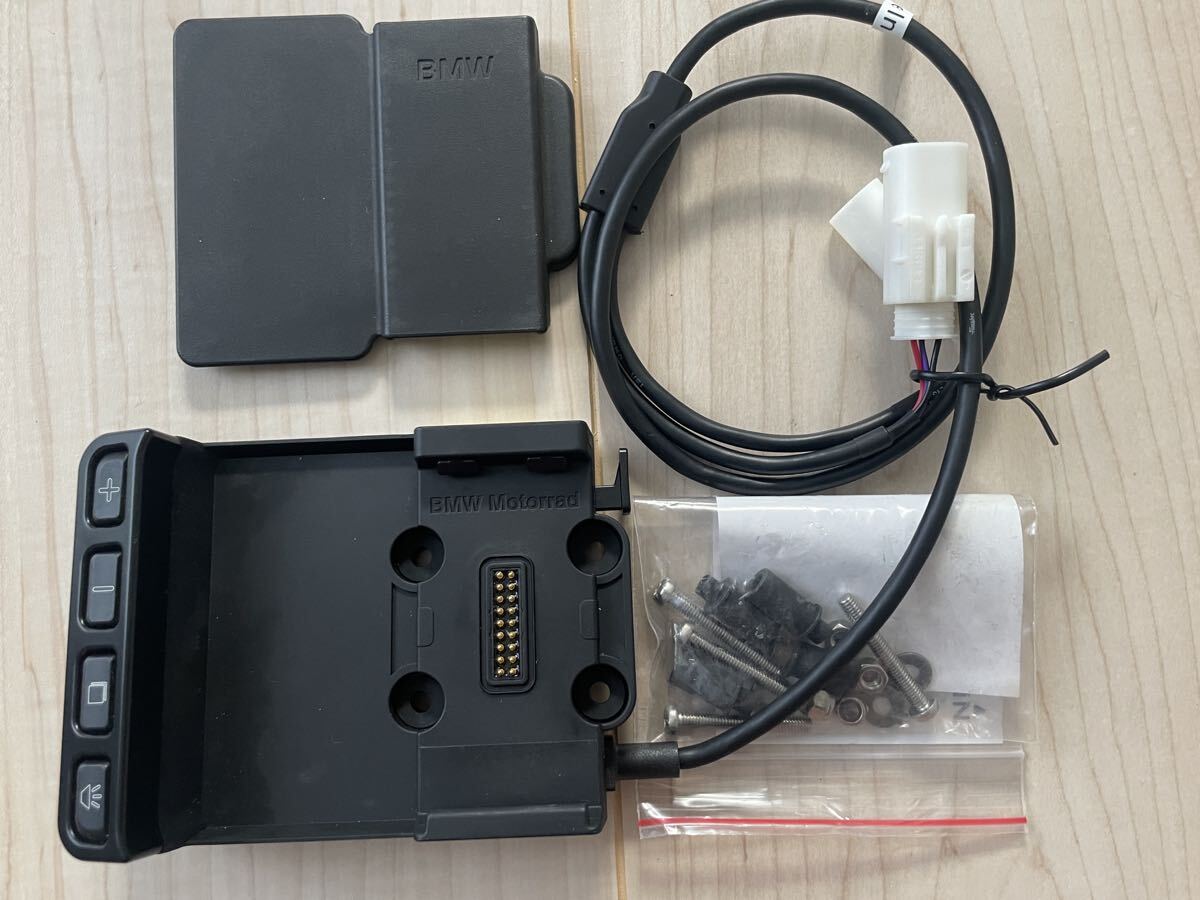 BMW motorrad 純正 ナビクレードル 新品）BMWモトラッド 純正ナビ用クレードル - メルカリ