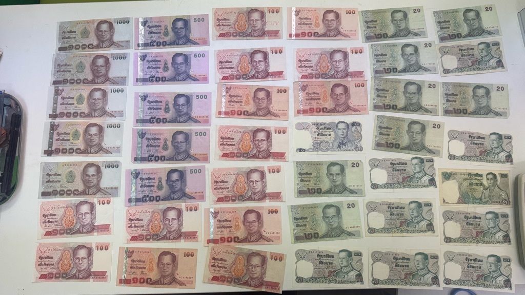 タイバーツ　2000バーツ　札束ピン札 820936055.jpg?1578713274