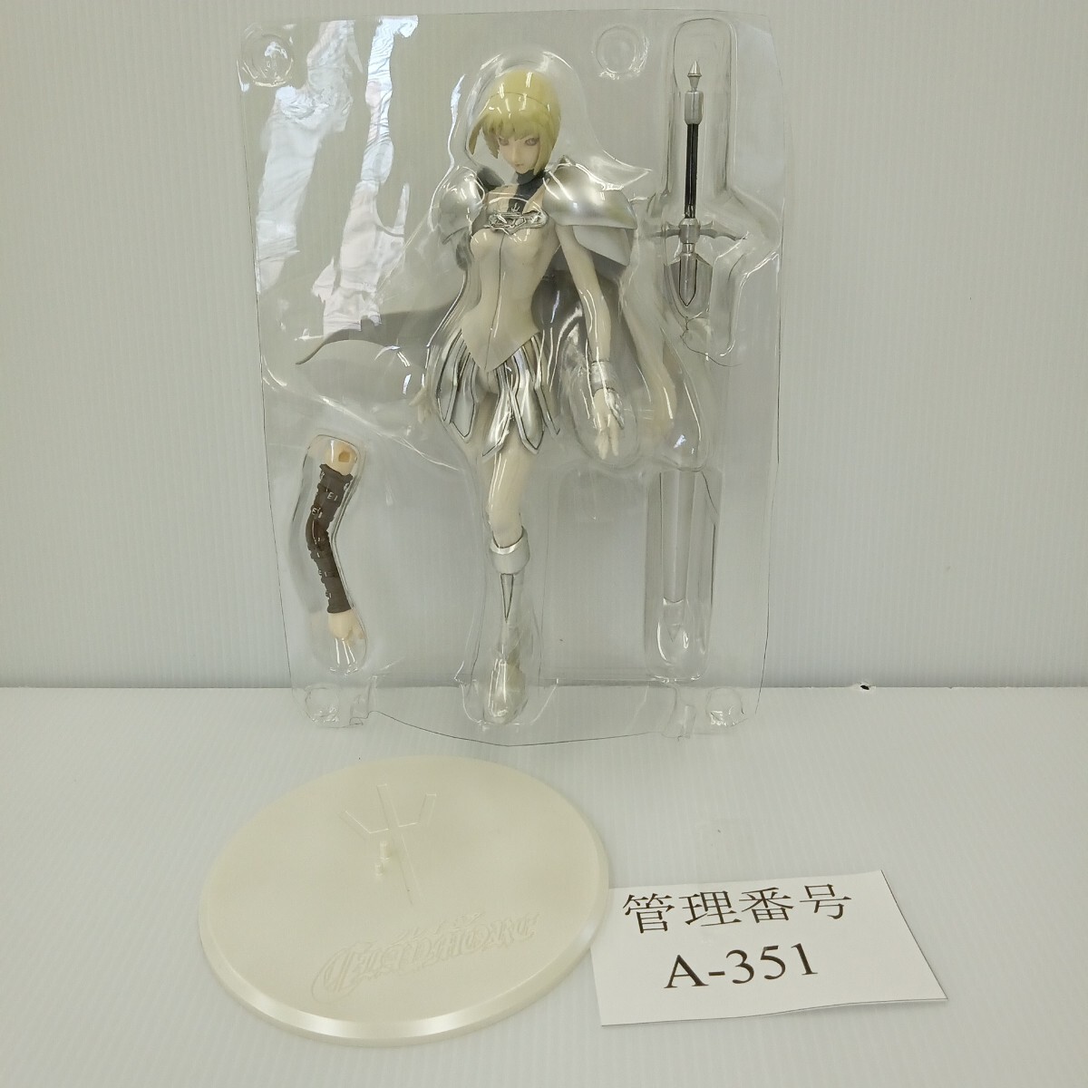 未開封　クレイモア　クレア　フィギュア Amazon.co.jp: クレイモア No.47 クレア (1/8スケール塗装済み