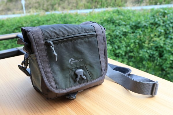 Lowepro ロープロ カメラバッグ Sport 7L AW