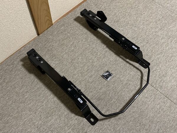 RECARO BMW Z4 (E89) LM25 30 35 シートレール 左側 中古品