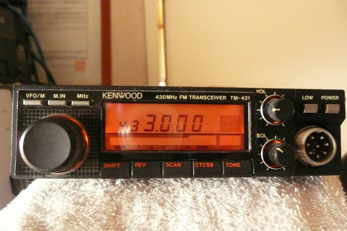 無線機TM 421S 無線機TM 421S