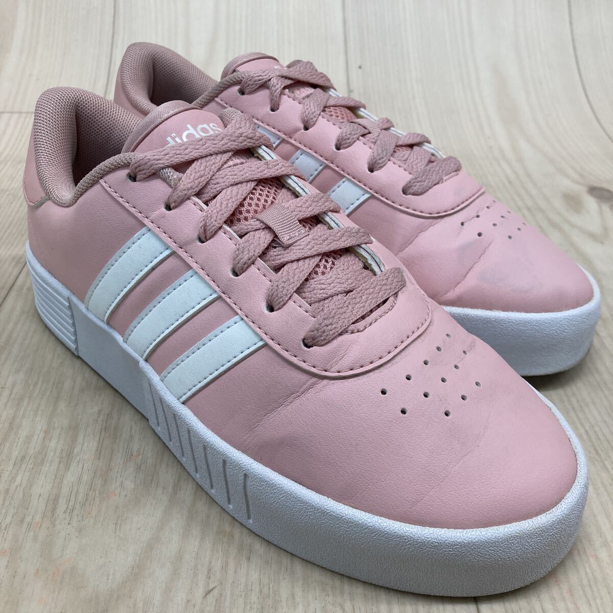 完売 激カワ♡新品 アディダスオリジナルス サンベイ 茶×ピンク 厚底 22.5 完売 激カワ♡新品 アディダスオリジナルス サンベイ 茶×ピンク