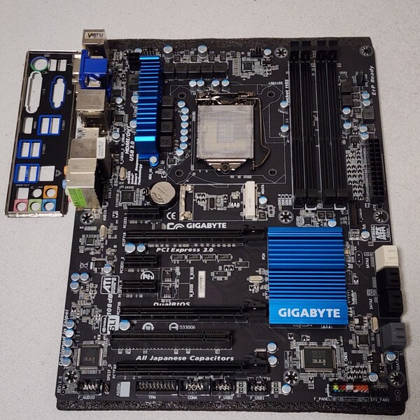 GIGABYTE GA-Z77X-D3H IOパネル付属 LGA1155 ATXマザーボード 第2・3世代CPU対応 最新Bios 動作確認済 PCパーツ