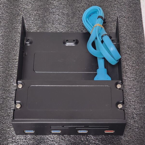 SilverStone FP56 USB3.0×4ポート+カードリーダー 5.25インチベイ内蔵型 インターフェースボード 動作確認済み PCパーツ