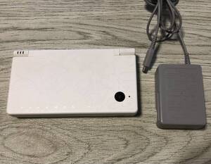 ニンテンドー/NINTENDO DSi 本体 レシラム・ゼクロムエディション ポケモンホワイト 動作確認済 レア 希少品 限定品 充電器付き