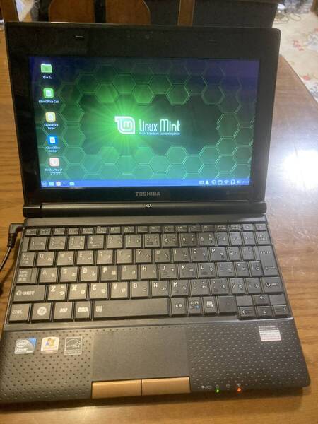 送料無料 Dynabook N200/02AC LinuxMint Intel Atom@1.66GHZ,2GB, HDD40GB,10インチ