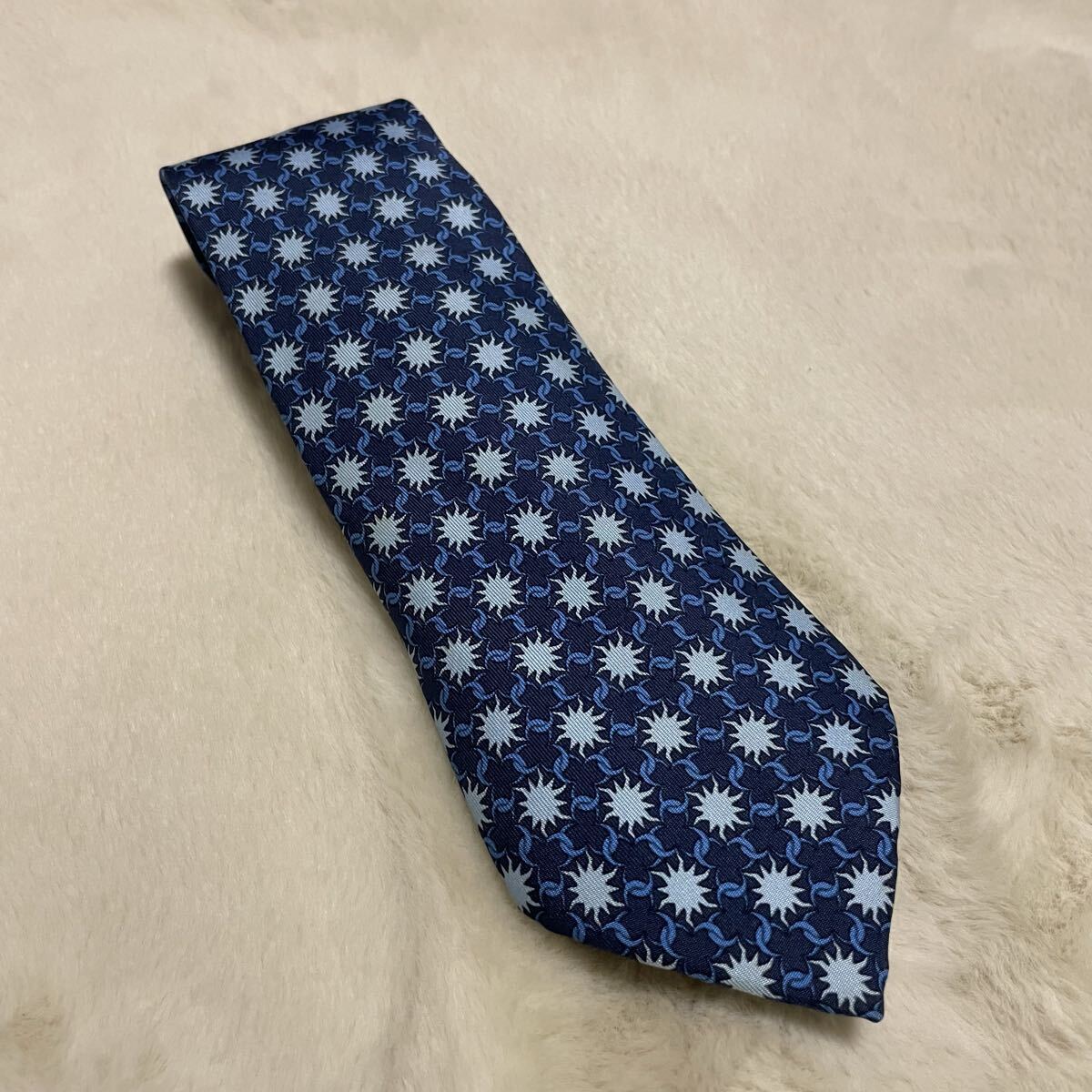 ネクタイ まとめ 大量 100点 メンズ ブランド HERMES ① ネクタイ まとめ 大量 100点 メンズ ブランド HERMES ① 2025年