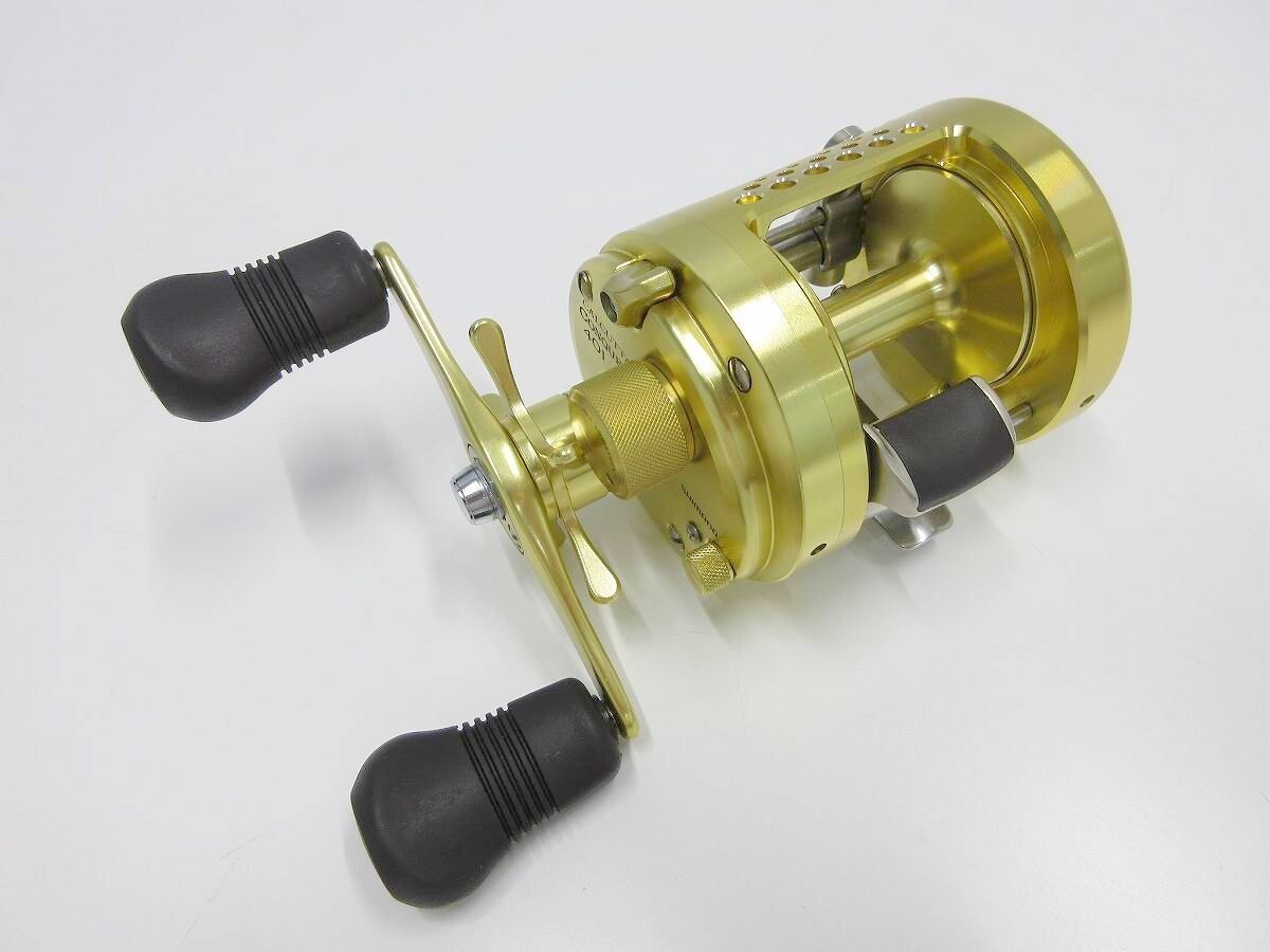 SHIMANO CALCUTTA カルカッタ401F ベイトリール　未使用品 SHIMANO CALCUTTA カルカッタ401F ベイトリール 未使用品 2025年