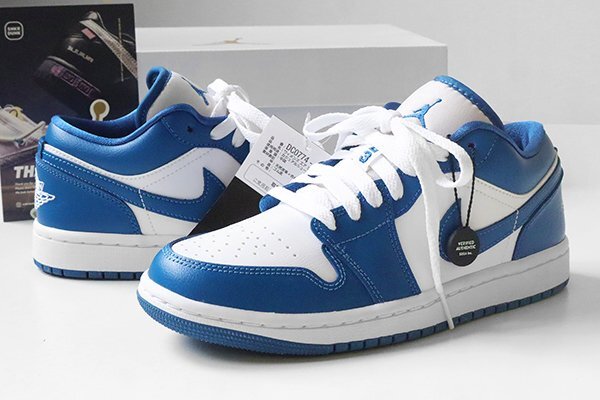 ♠【ナイキ】✨新品未使用　箱付き　エアージョーダン1　ロー　黒×ブルー×白　30 NIKE AIR JORDAN 1 LOW SE BLACK/WHITE/BLUE ナイキ エア