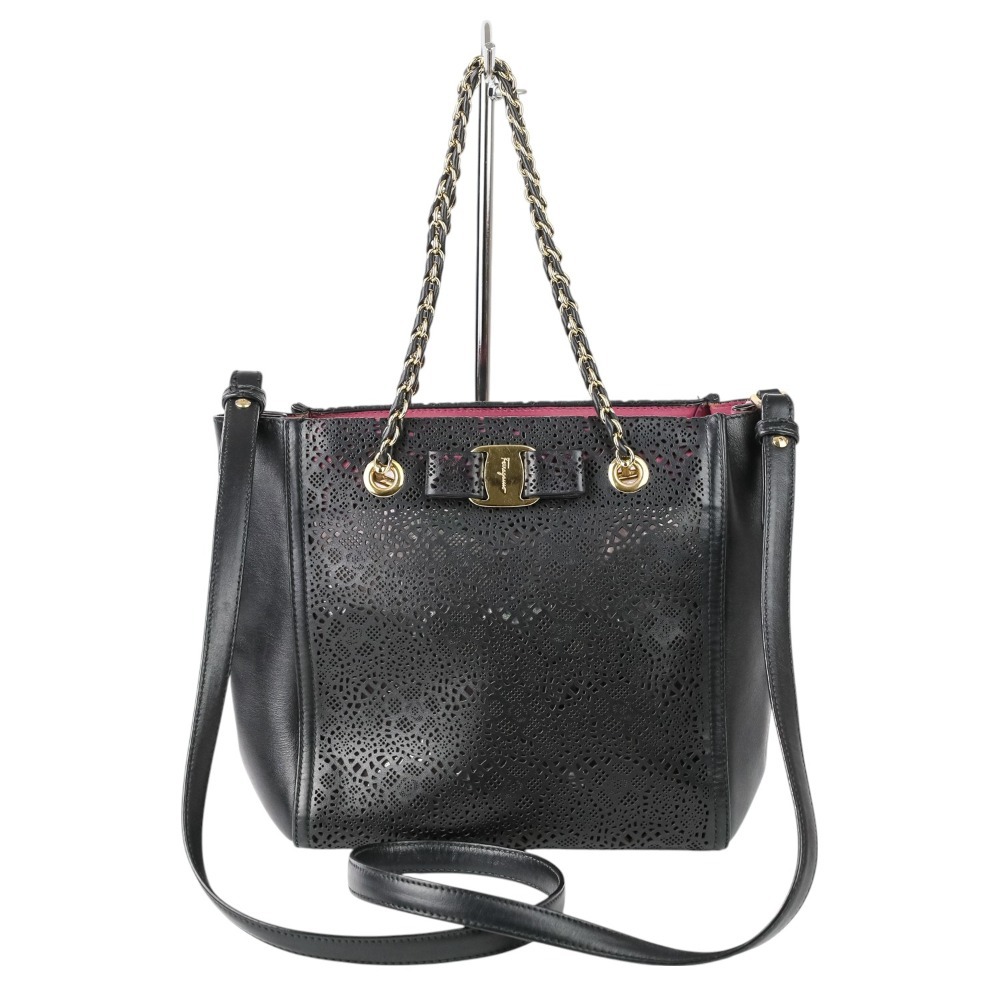 【極美品】サルヴァトーレフェラガモ　ラビットファー　チェーンバッグ　うさぎとかめ フェラガモから“うさぎ”モチーフの新作バッグ＆ウェア