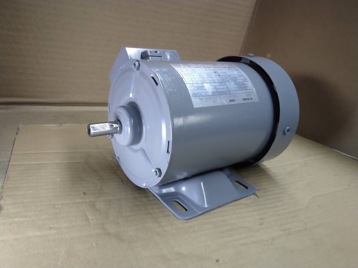 中古品　三菱モートル　400w MITSUBISHI/三菱 400W 4P 三相モーター 全閉外扇屋内形 枠番71M