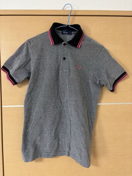 送料無料 FRED PERRY フレッドペリー 半袖 ポロシャツ ワンポイントロゴ ロゴ刺繍 S グレー ピンク メンズ