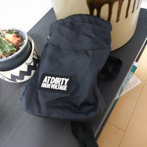 AT-DIRTY サコッシュ ブラック