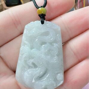 R2-01736-1天然本翡翠《本物保証》 白翡翠 龍神様ペンダント 一点物 魔除け 昇進 成功 風水 金運 財運 幸運 幸福 縁起物 パワーストーン