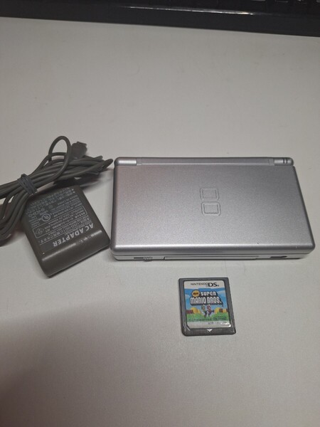 DS Lite シルバー 純正充電器 ソフト1本付き