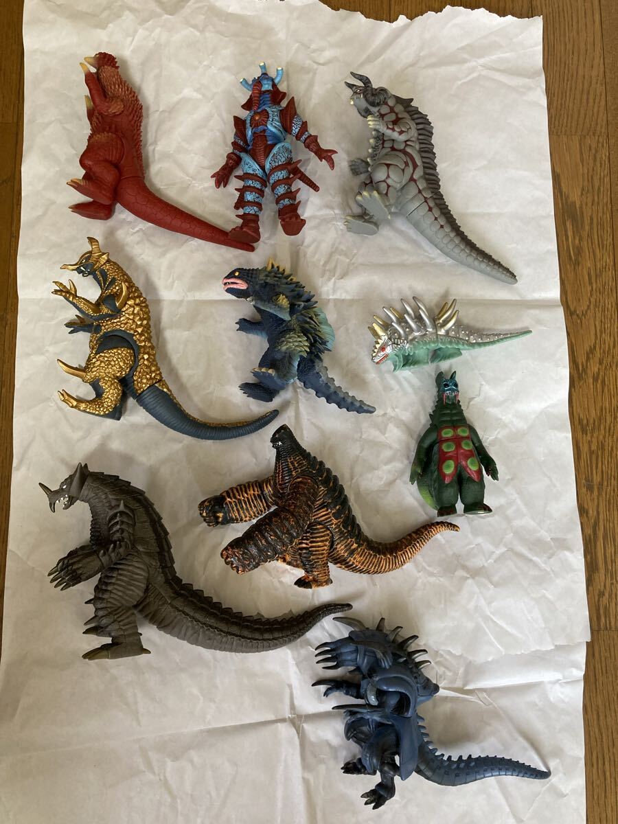 ウルトラマン怪獣ゴモラ5体まとめ売り Amazon.co.jp: BANDAI(バンダイ) ウルトラ怪獣シリーズ 02