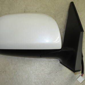 全国送料無料!トヨタ RAV4(ACA31W)前期純正ドアミラー 右側(運転席側)のみ中古品 実動車外し品との事! パールホワイト Murakami 8392