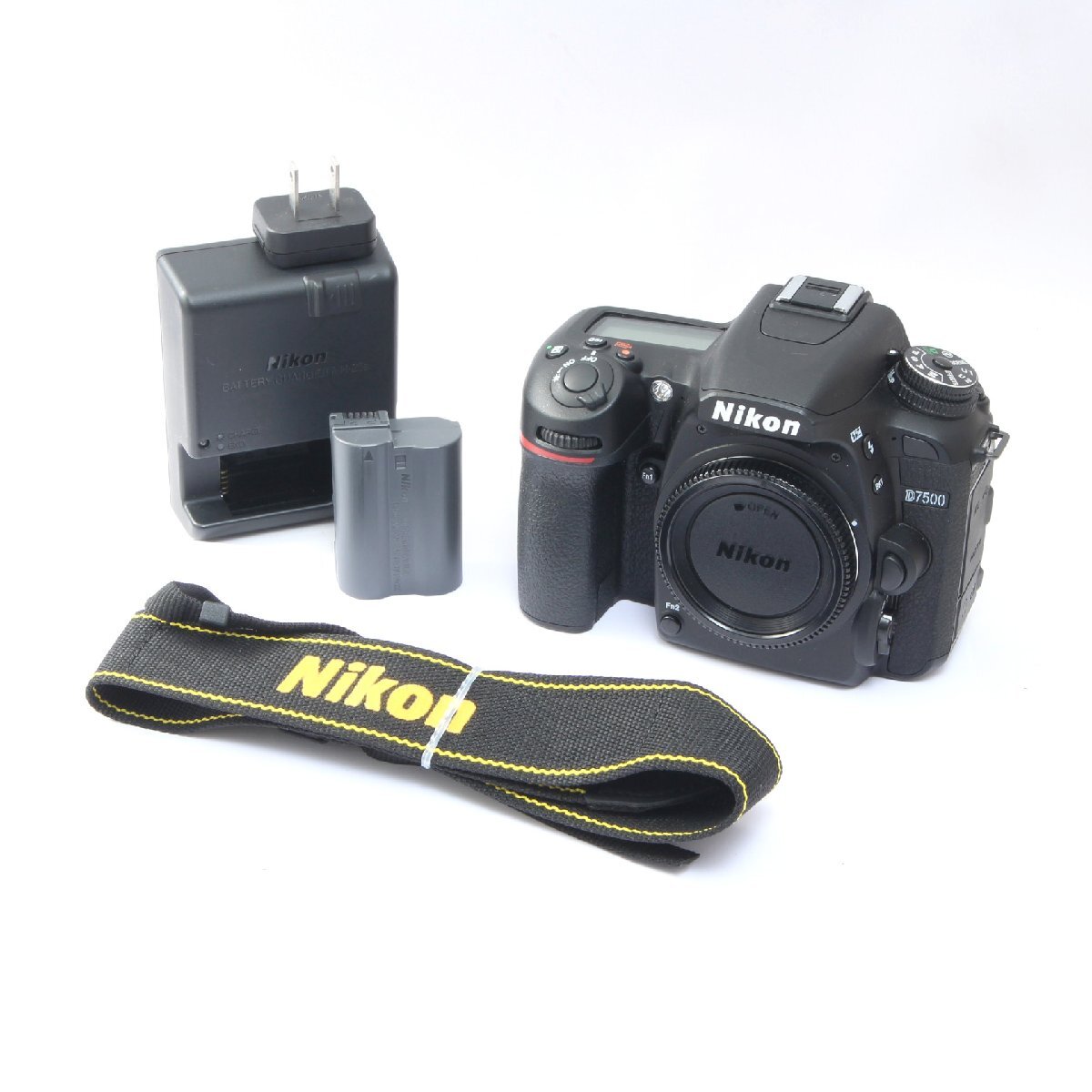★ショット数9979回★ Nikon D7500 ニコン ボディ 美品 新品)Nikon (ニコン) D7500 ボディ（商品ID：4960759149084