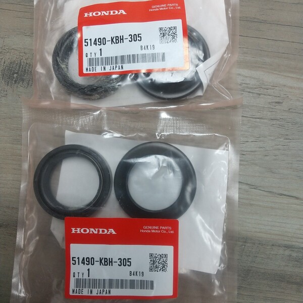 VT250F MC15 VTZ250 フロントフォーク フロントフォークシールセット リング無し 1台分 純正未使用品 新品 51490MA6315