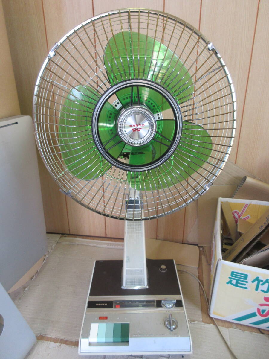 SANYO サンヨー 扇風機 ✴︎動作確認済✴︎壁掛 アンティーク 昭和レトロ Yahoo!オークション -「扇風機 レトロ サンヨー」(アンティーク