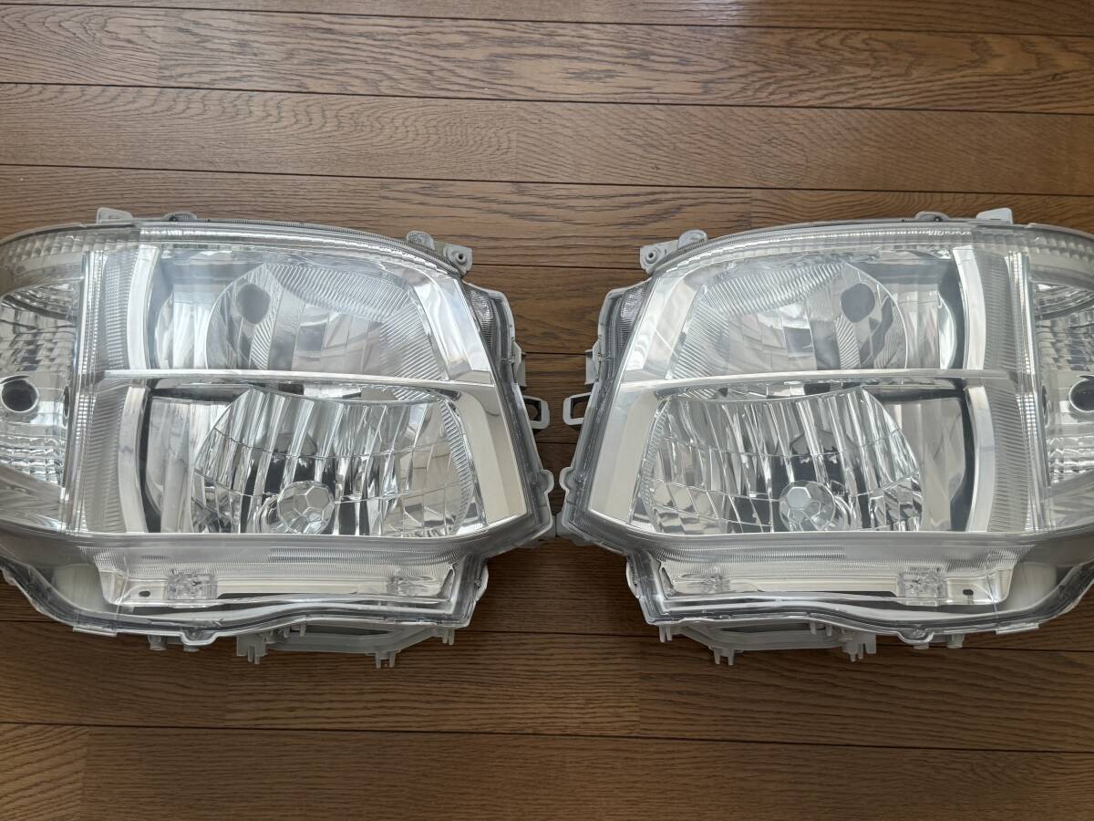 良品 200系 ハイエース バン ワゴン 3型 純正 HID ヘッドライト 左右 ハイエース 200系 3型 純正タイプ HIDヘッドライト 助手席側
