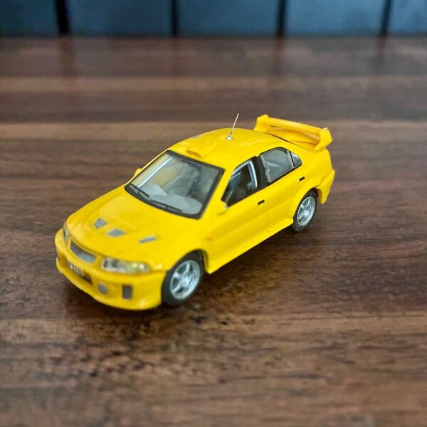 【絶版】三菱 ランサーエボリューション 1/72 MITSUBISHI ランエボ ミニカー 当時物 廃盤 トミ・マキネン選手