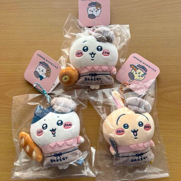 新品 ちいかわ ちいかわベーカリー スタッフさんなマスコット 3点セット うさぎ ハチワレ