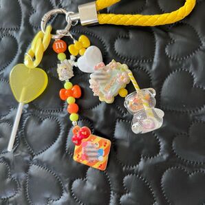 ハンドメイドストラップ(送料手数料込)