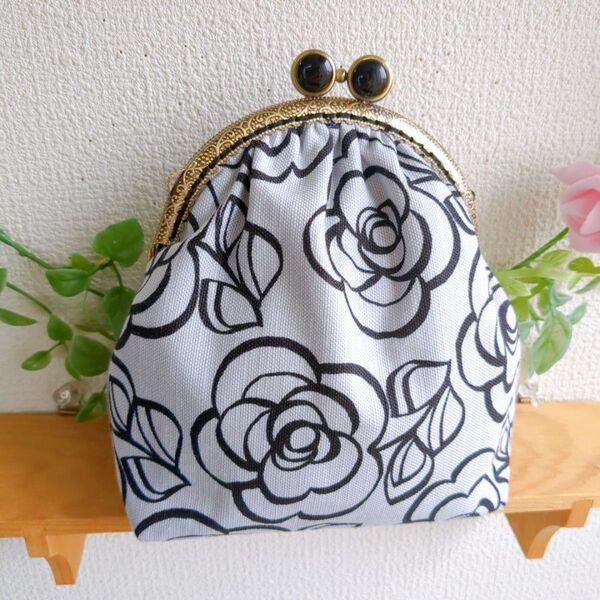 12.5㌢がま口ポーチ薔薇グレー ハンドメイド 小物入れ がま口ポーチ ポーチ