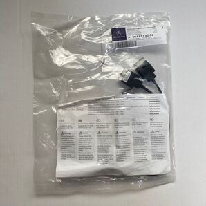 メルセデス・ベンツ メディアインターフェースケーブル