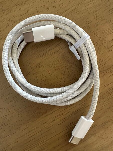 中古 Apple純正品60W USB-C充電ケーブル
