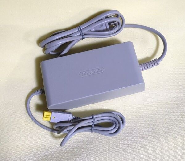 WiiU ウィーユー 本体用 純正ACアダプター 充電器 配線破れなし 任天堂製