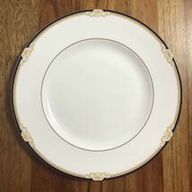 英国王室御用達 WEDGWOOD CAVENDISH 27cm 大皿　送料無料_画像1