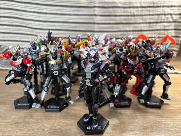 装動 仮面ライダージオウ RIDE 平成ライダー19種アーマー+ジオウ (完成品・シール済)+余剰パーツ