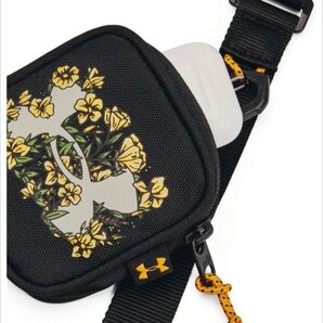 アンダーアーマー UNDER ARMOUR ユニセックス ミニポーチイヤホン ポーチ カラナビ カラナビ付き
