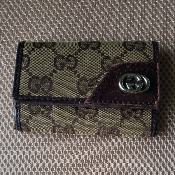 GUCCI キーケース GGキャンバス 6連 ベージュ