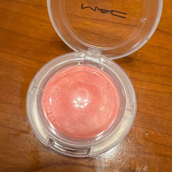 MAC グロー プレイ クッショニー ブラッシュ チアーアップ