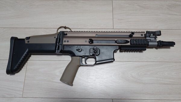 東京マルイ 次世代SCAR PDW 2トーン クロスボーンエアソフトフルカスタム