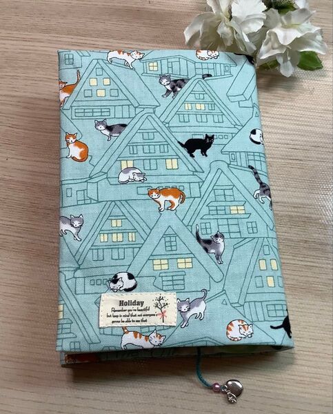 ブックカバー 文庫本サイズ しおり紐付き 猫柄