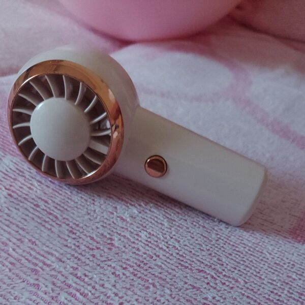 Type-C 充電式ミニ扇風機
